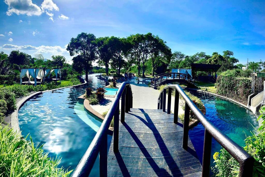 Overlooking Staycation At Sandari Batulao Tagaytay City Екстериор снимка